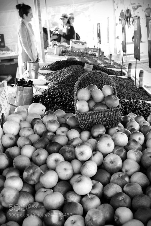 Canon EOS 60D sample photo. On the market square photography