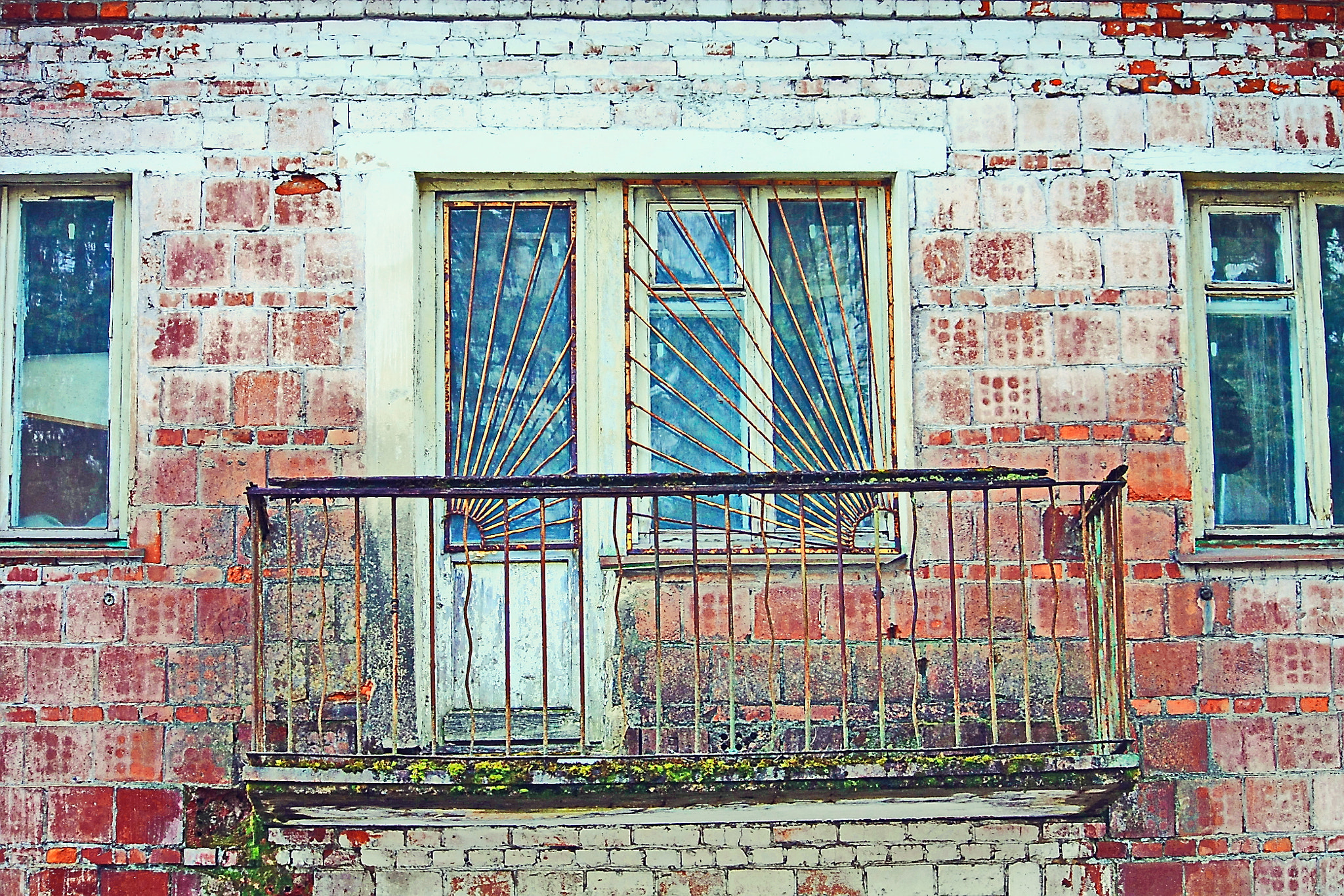 Canon EF-S 55-250mm F4-5.6 IS sample photo. Remains of the past ... ussr №4 photography