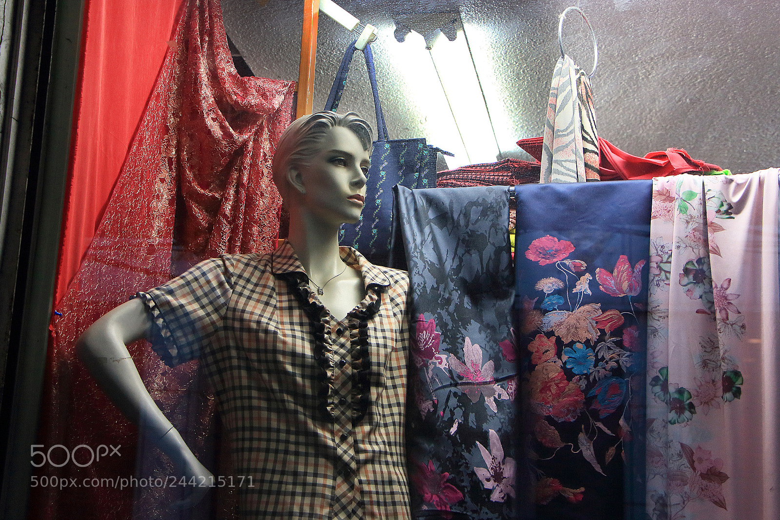Canon EOS 650D (EOS Rebel T4i / EOS Kiss X6i) sample photo. #behind_faces photography