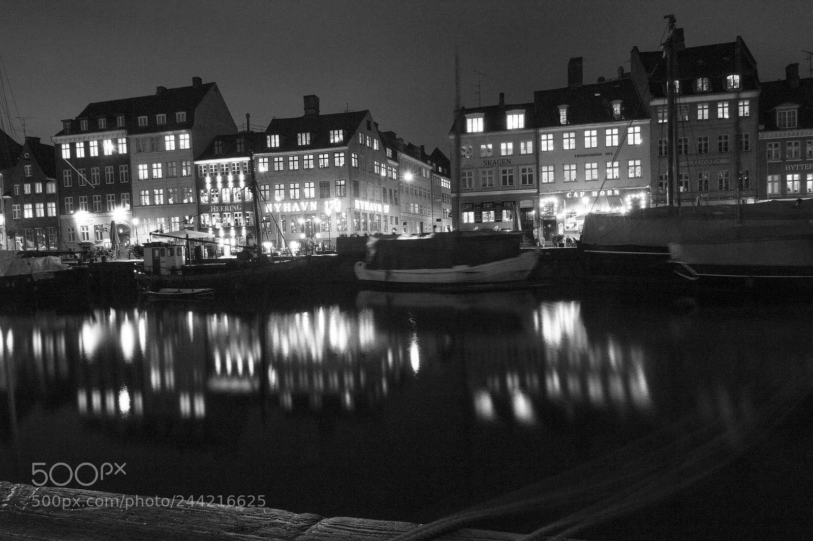 Canon EOS 1200D (EOS Rebel T5 / EOS Kiss X70 / EOS Hi) sample photo. Copenhagen by night photography