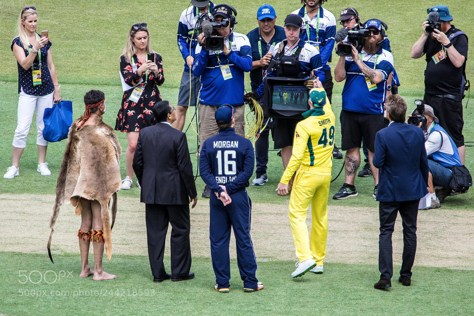 Canon EOS 7D Mark II sample photo. Coin toss photography