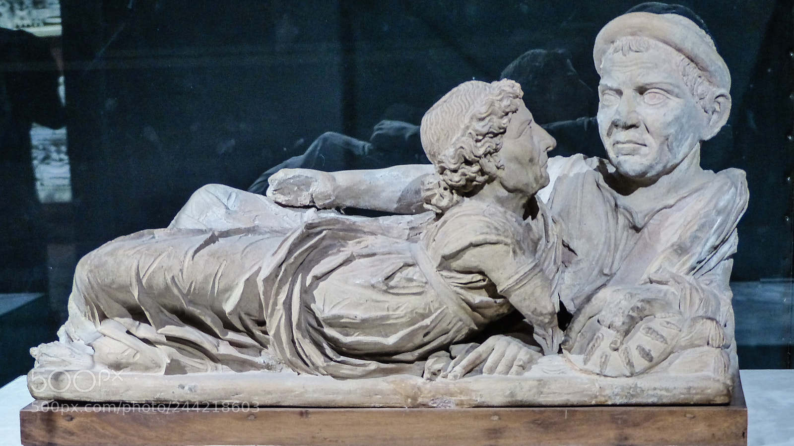 Panasonic Lumix DMC-FZ200 sample photo. Sarcophagus of a married photography