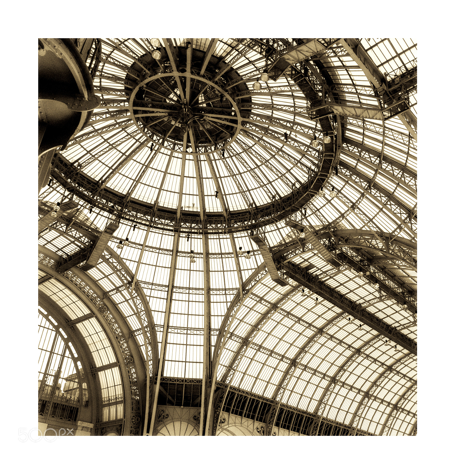 Panasonic Lumix DMC-FZ1000 sample photo. Le grand palais photography