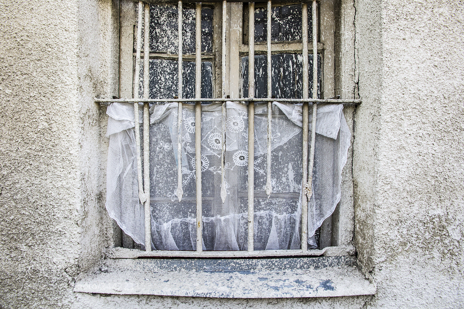 Canon EOS 60D sample photo. Window photography