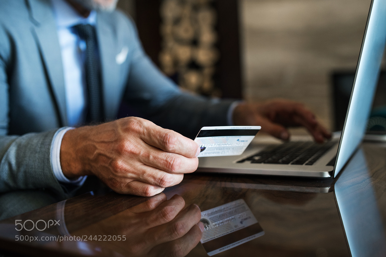 Nikon D5 sample photo. Businessman with laptop in photography