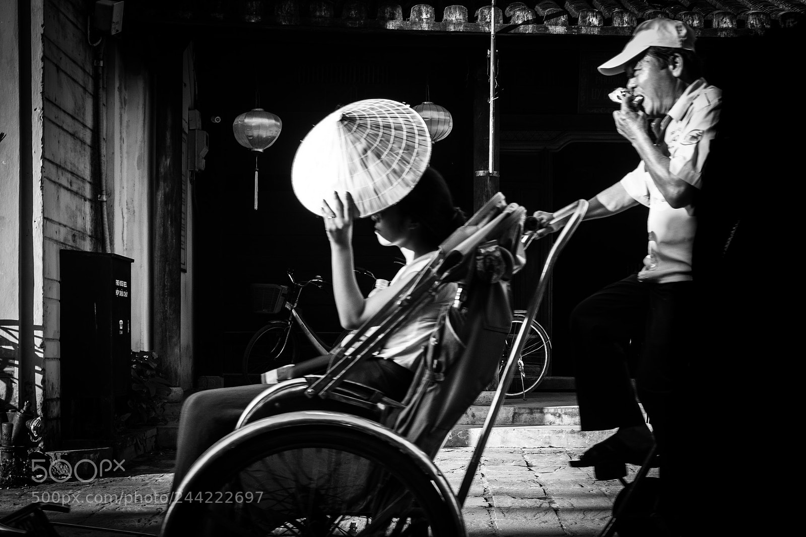 Fujifilm X100F sample photo. Hoi an- commuters photography