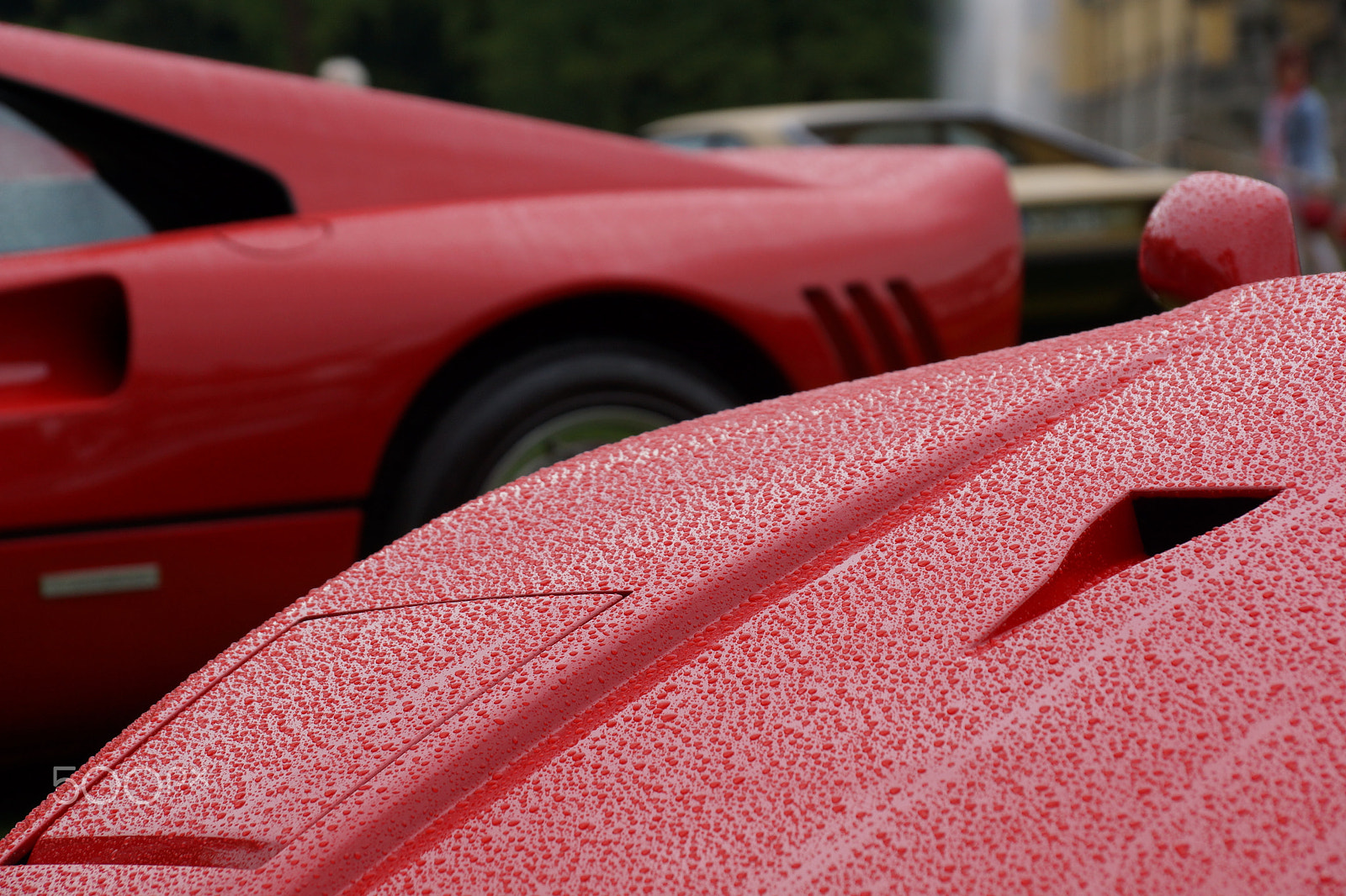 Sony DT 18-135mm F3.5-5.6 SAM sample photo. Ferrari f40 & ferrari gto wet look photography
