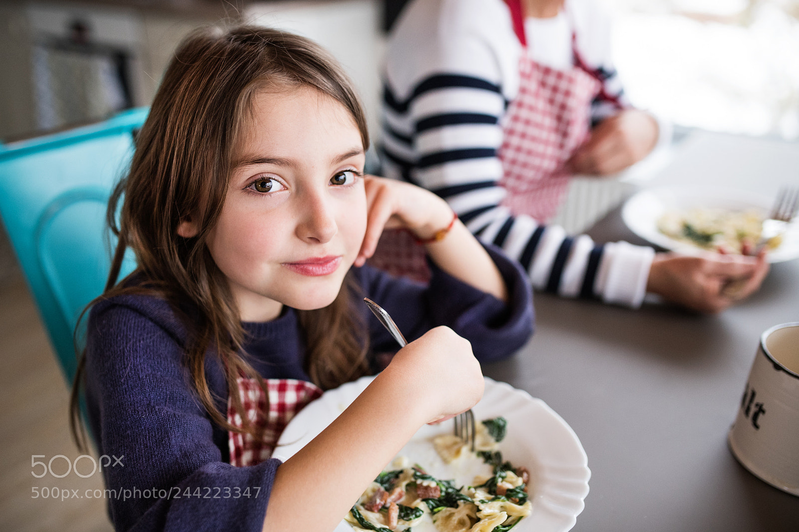 Nikon D5 sample photo. A small girl with photography