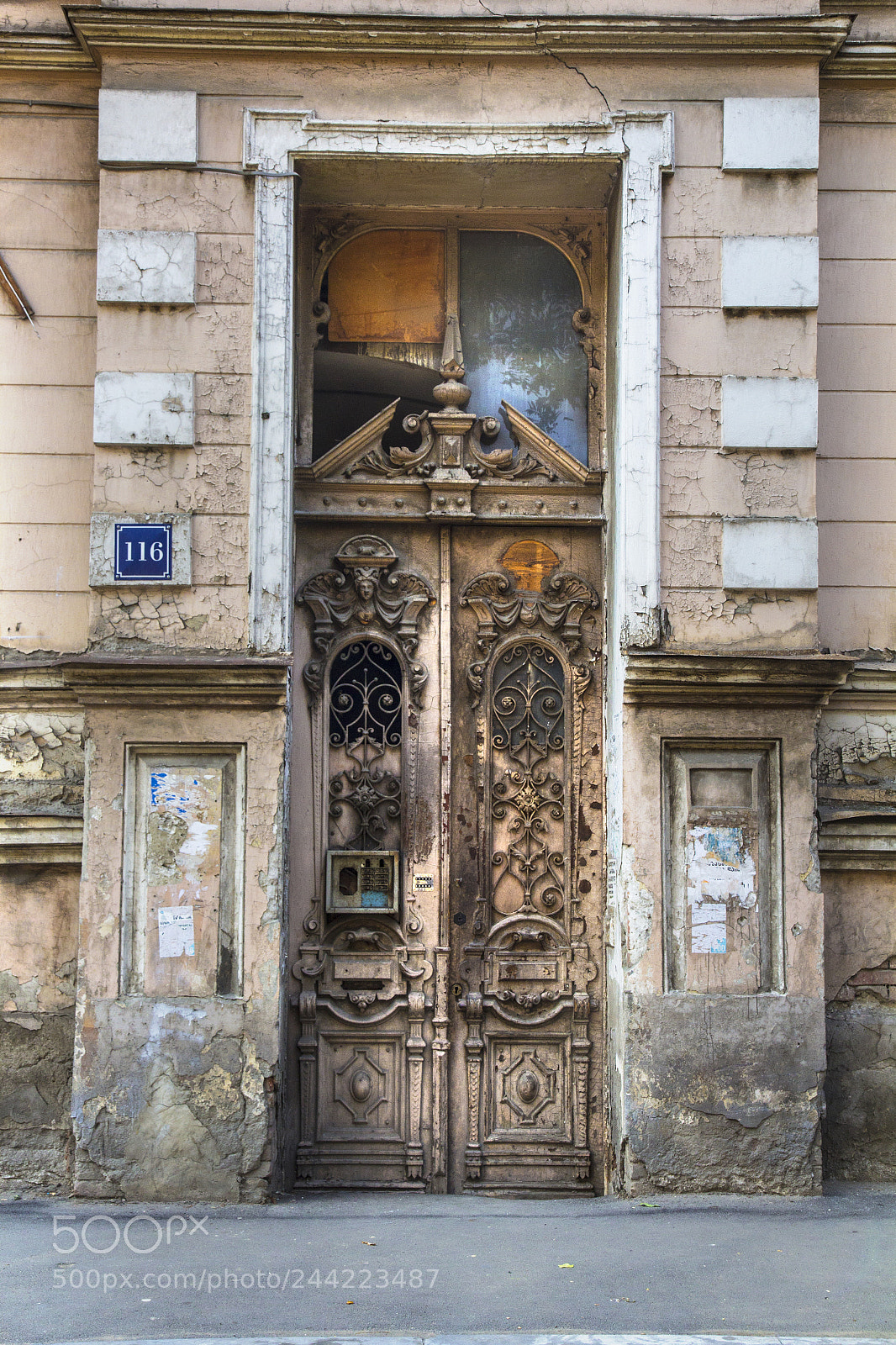 Canon EOS 60D sample photo. Old entrance photography