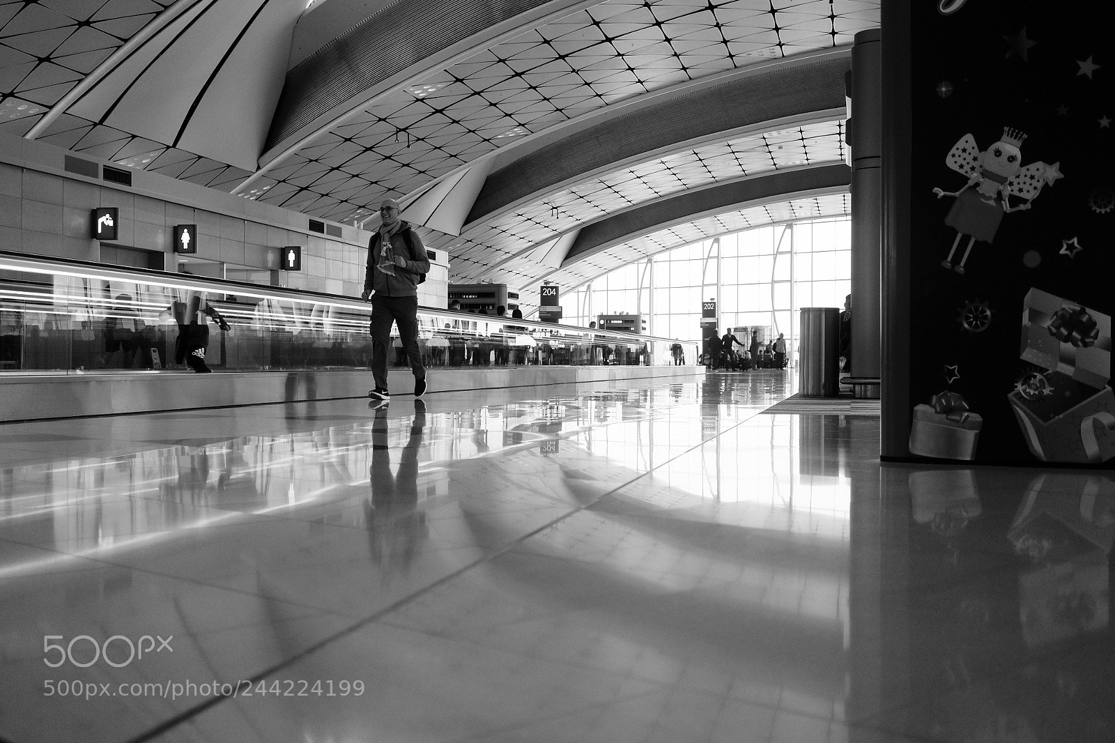 Fujifilm X-T10 sample photo. Departure hall airport hong photography