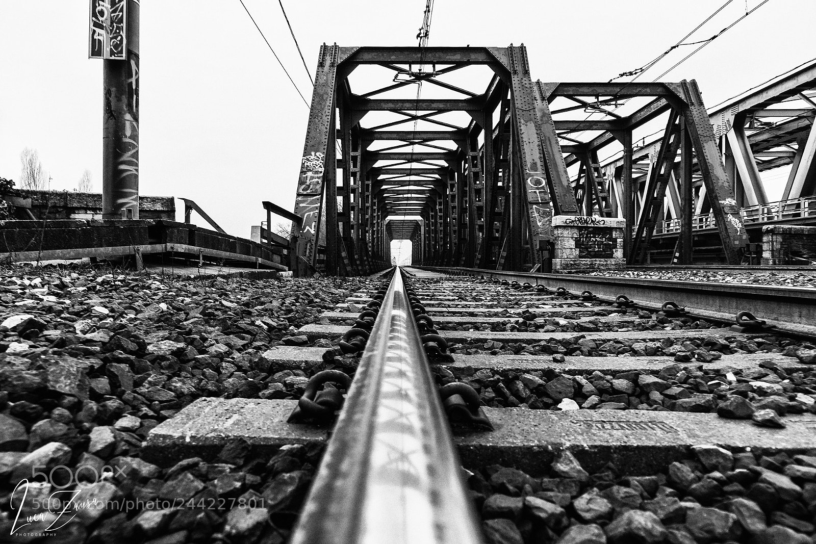 Nikon D3100 sample photo. Lines going away photography