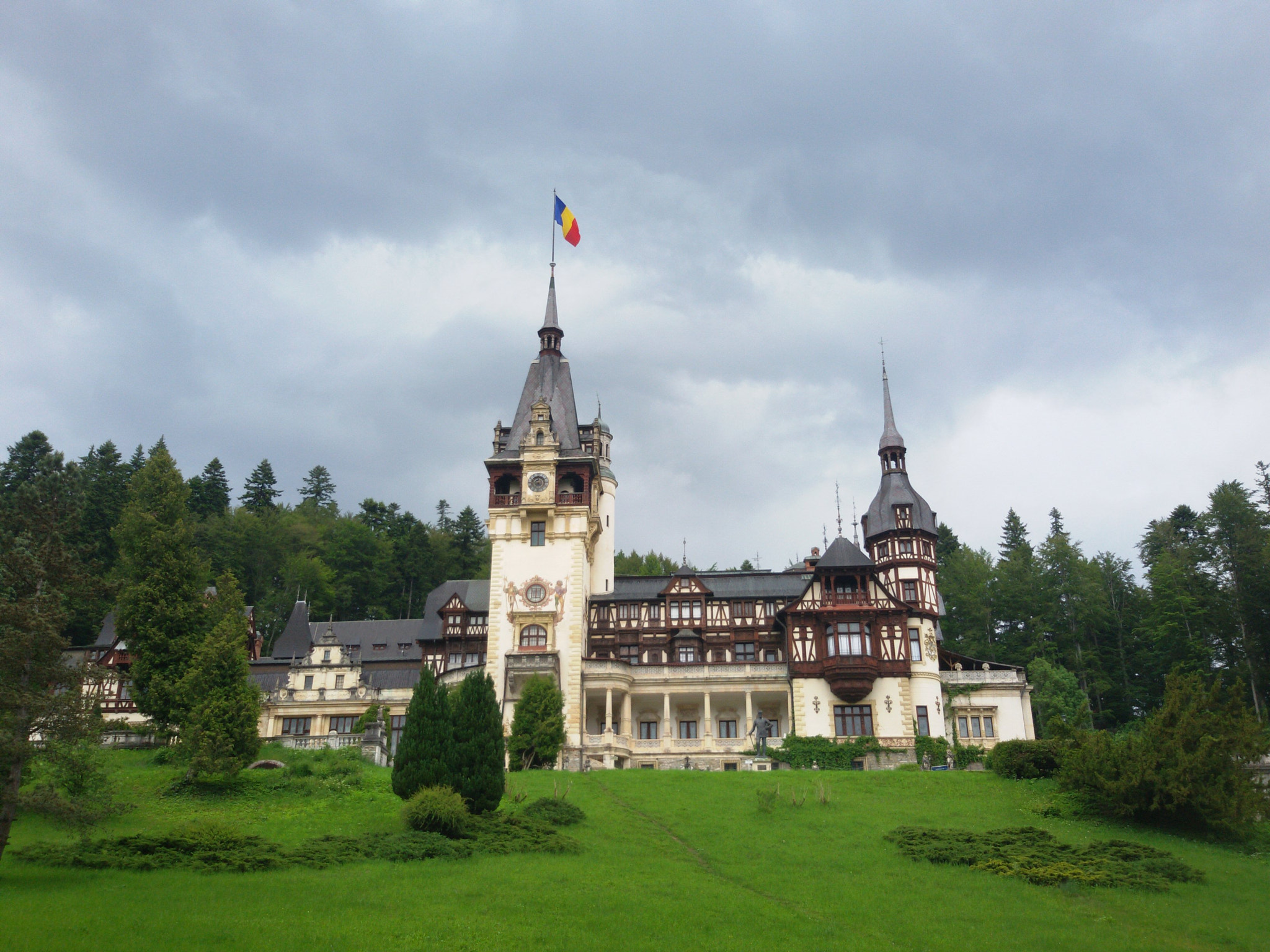 Samsung Galaxy S3 Neo sample photo. Peles castle photography