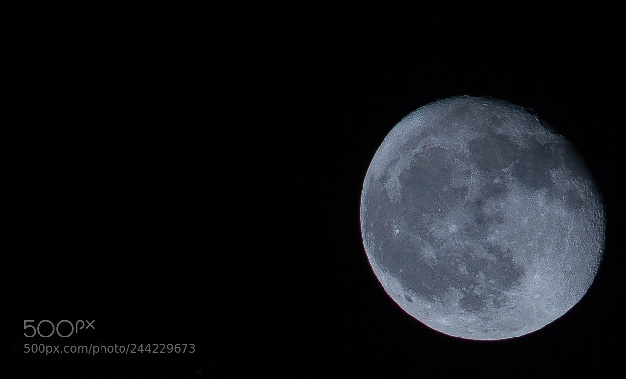 Canon EOS 550D (EOS Rebel T2i / EOS Kiss X4) sample photo. Moon photography