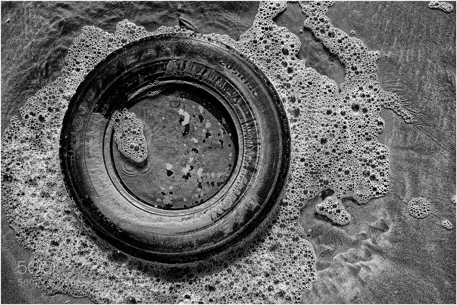 Fujifilm X-M1 sample photo. Circls in sand photography