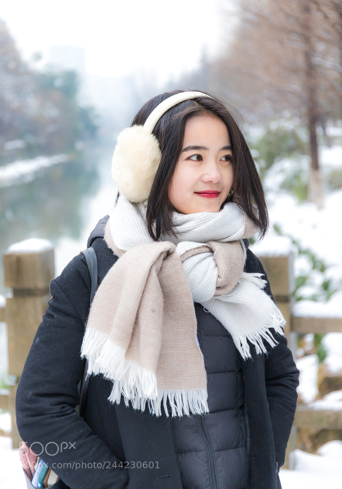 Canon EOS 6D Mark II sample photo. Winter girl photography