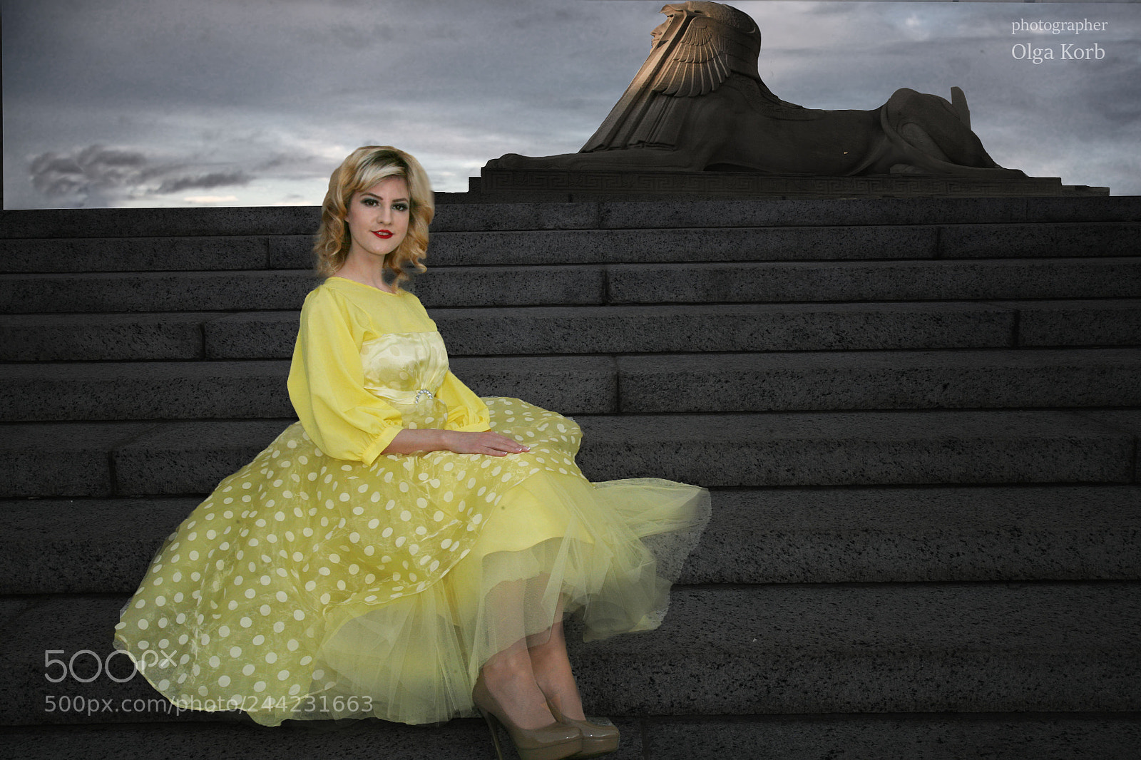 Canon EOS 5D sample photo. Girl in yellow photography