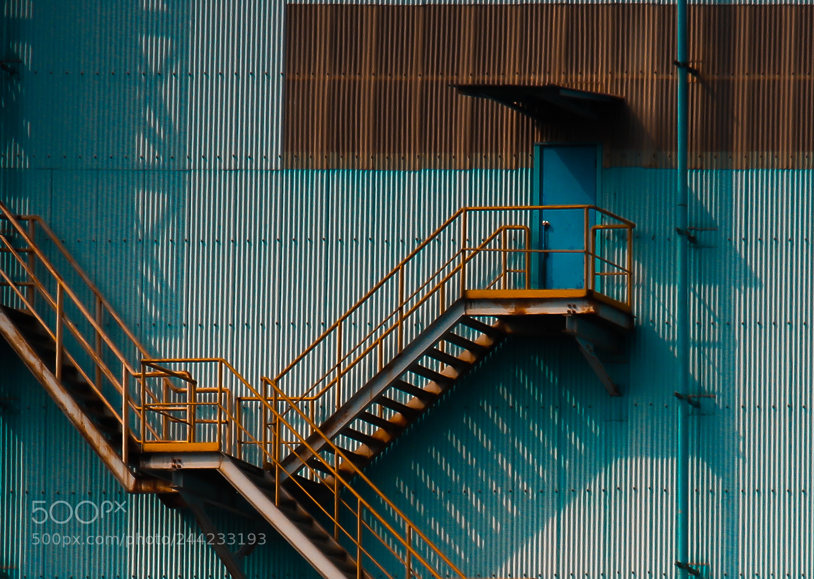 Canon EOS 1200D (EOS Rebel T5 / EOS Kiss X70 / EOS Hi) sample photo. Abstract architecture photography