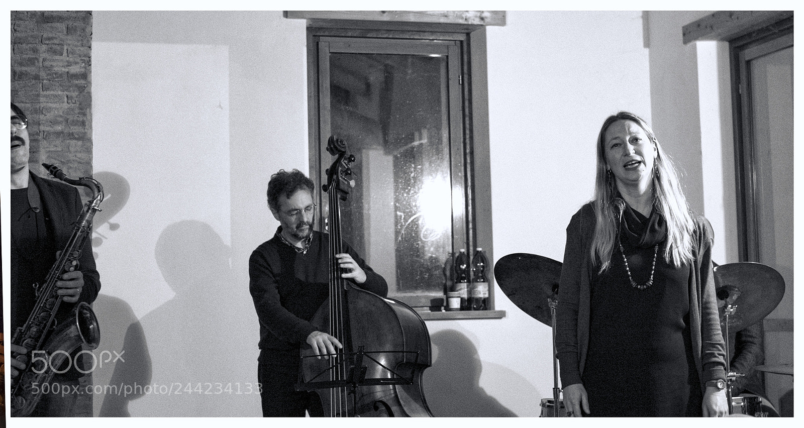Fujifilm X-T1 sample photo. Jazz house concert photography