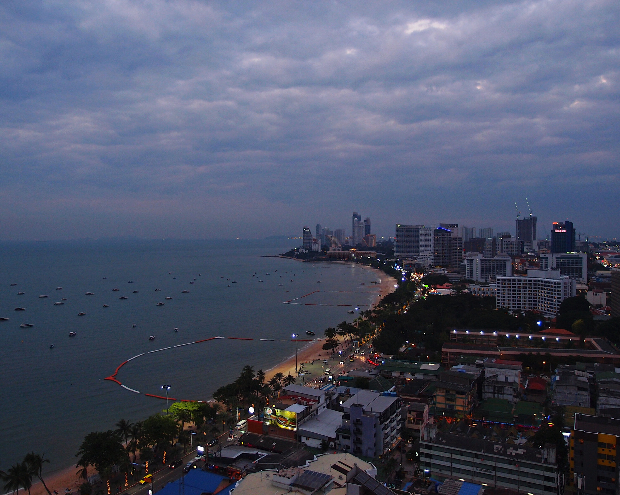 Olympus XZ-1 sample photo. Pattaya beach in the evening photography