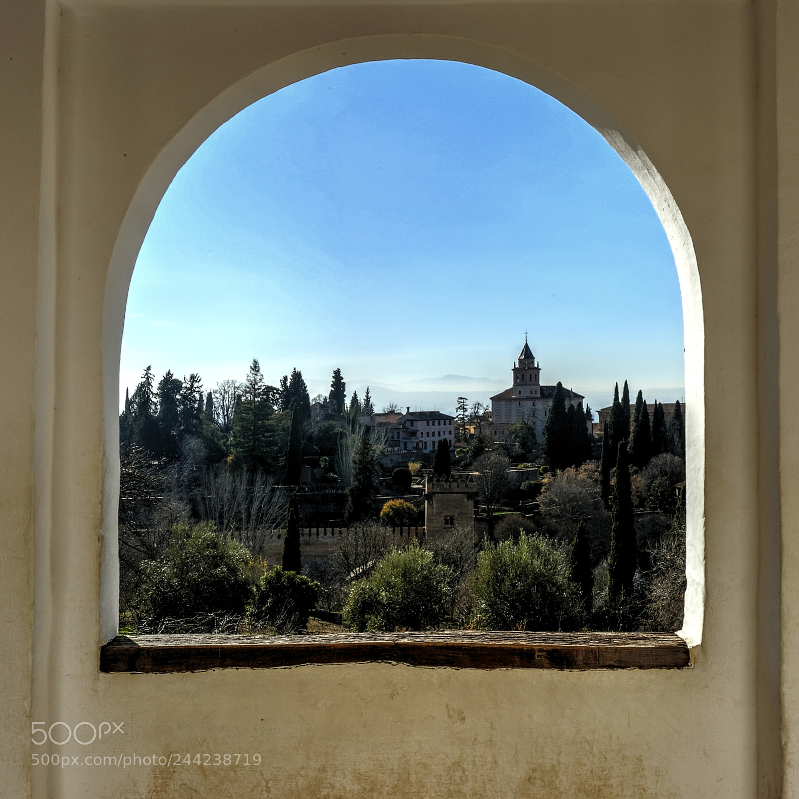 Canon EOS 6D + Canon EF 17-40mm F4L USM sample photo. A window to the photography