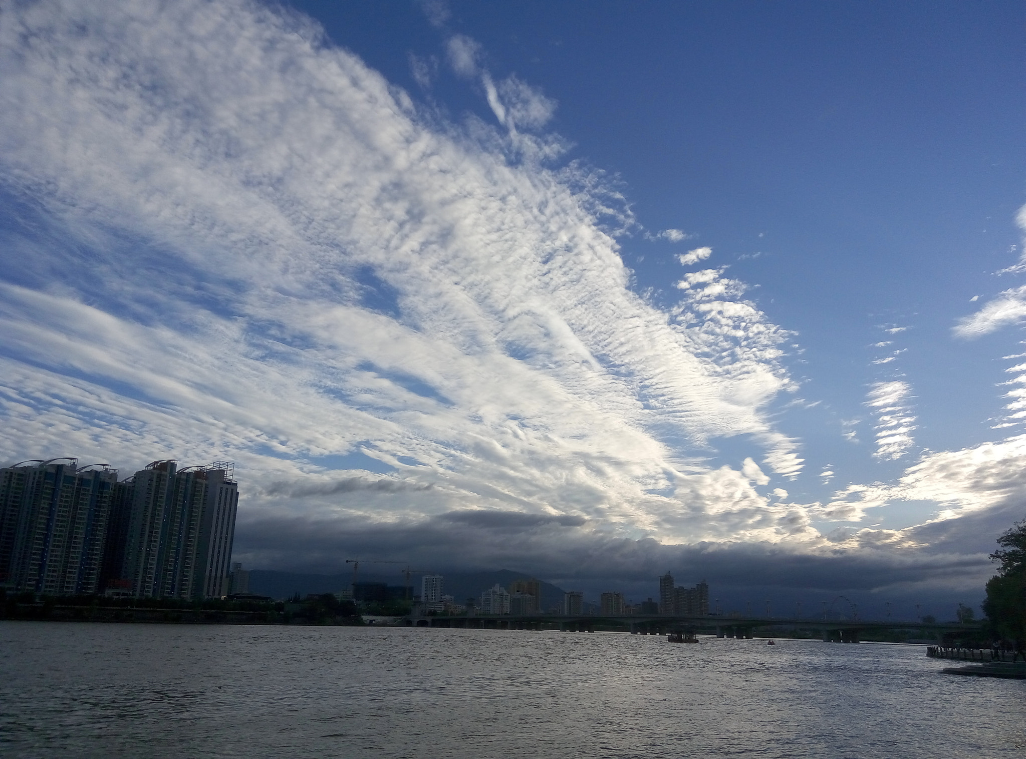Meizu m1 note sample photo. H.river photography