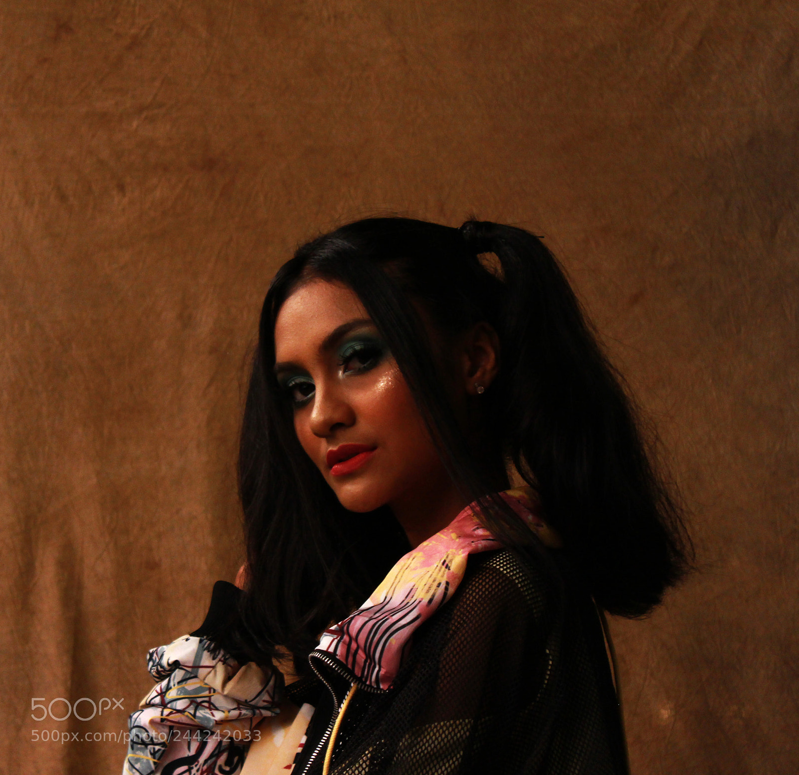 Canon EOS 100D (EOS Rebel SL1 / EOS Kiss X7) sample photo. Women in frame photography
