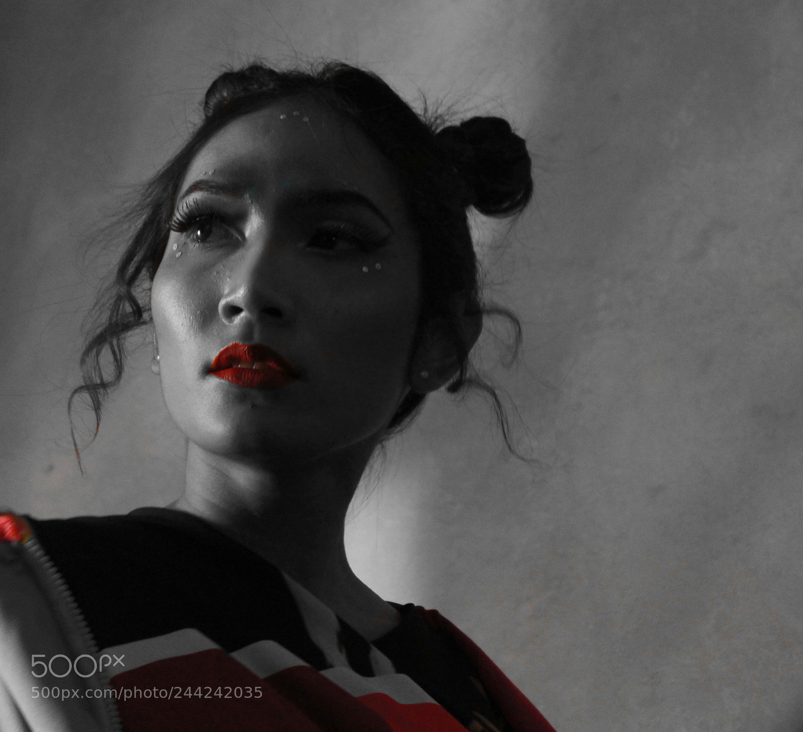 Canon EOS 100D (EOS Rebel SL1 / EOS Kiss X7) sample photo. Women in frame photography