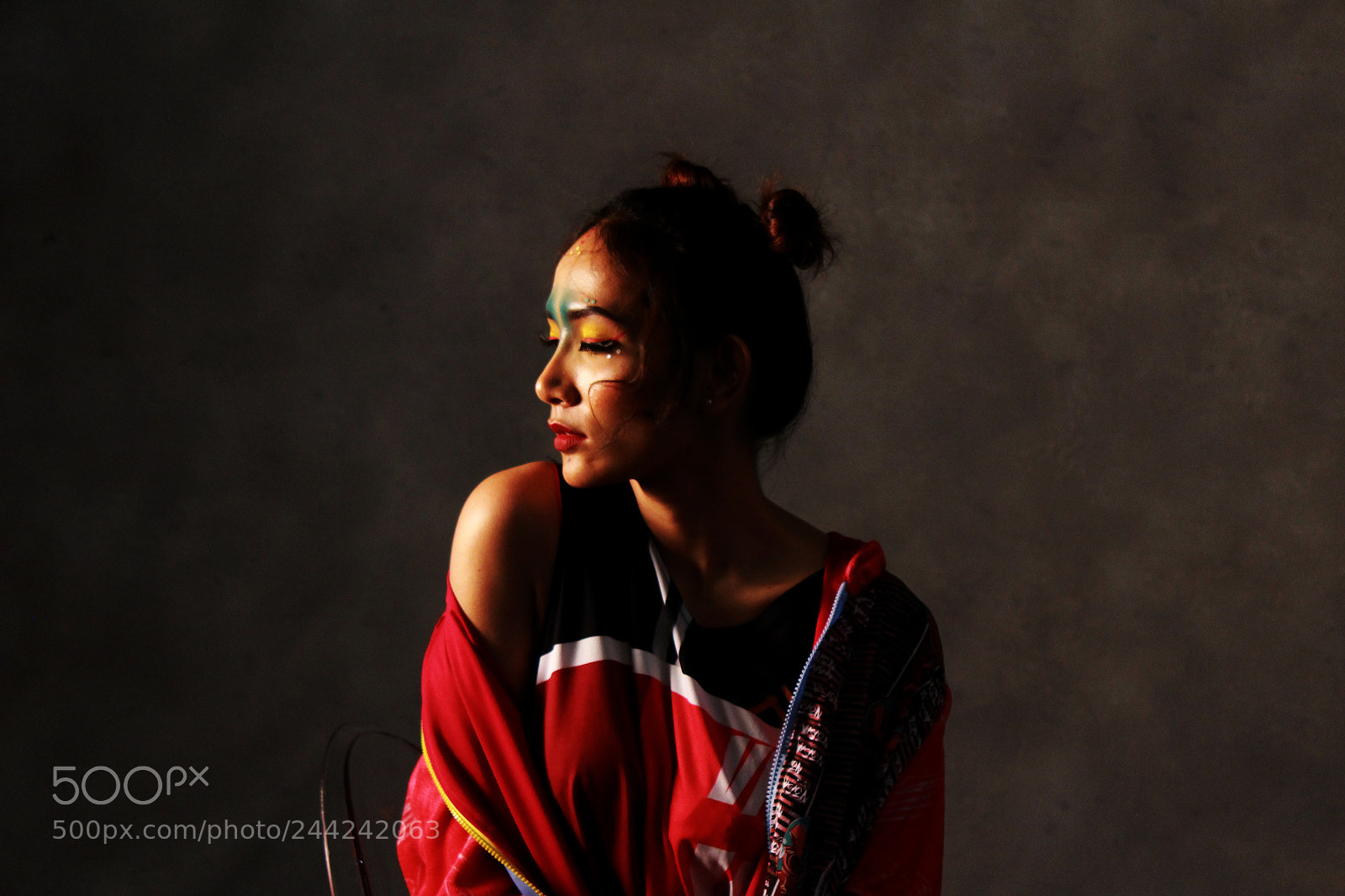 Canon EOS 100D (EOS Rebel SL1 / EOS Kiss X7) sample photo. Women in frame photography