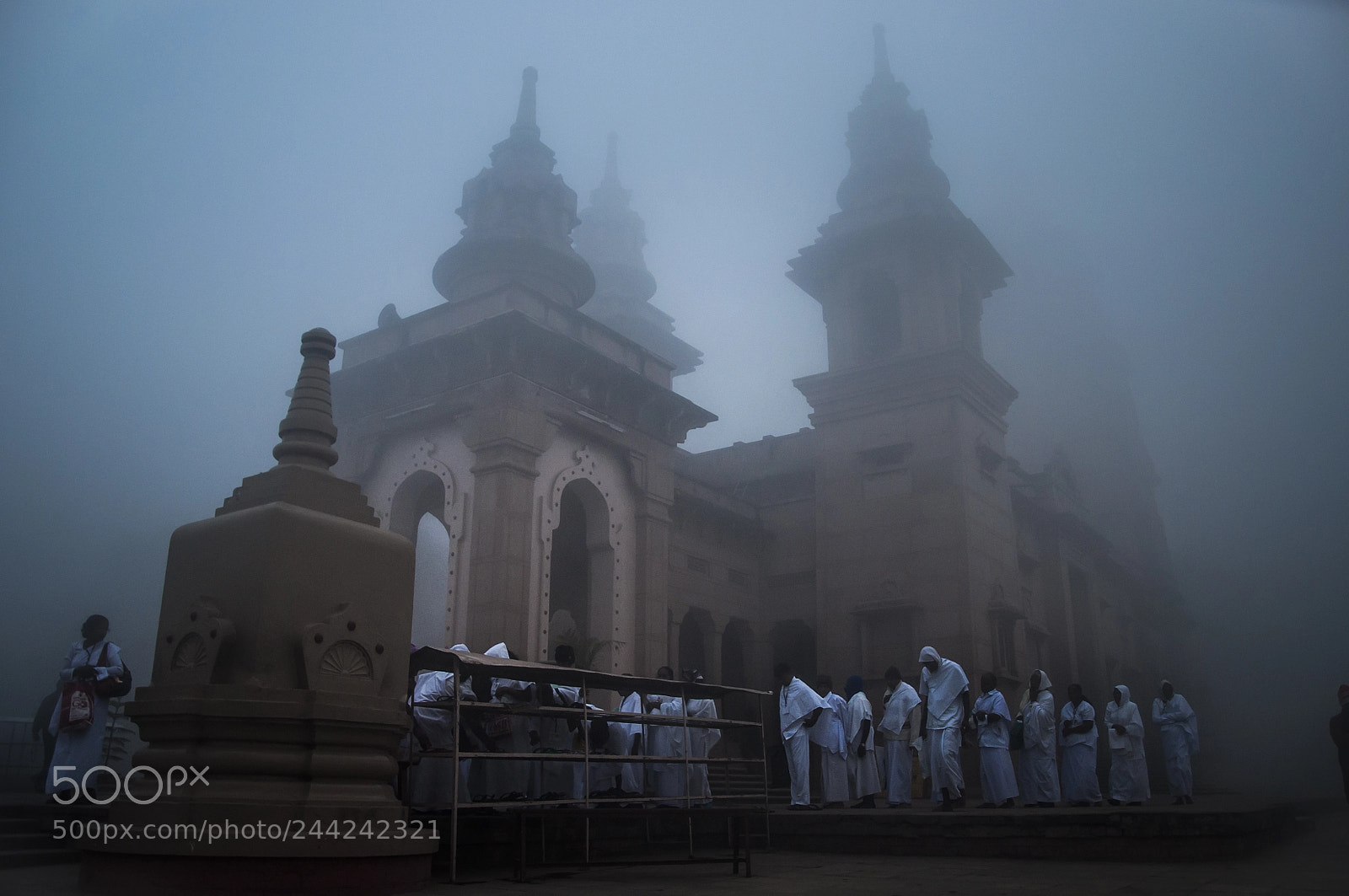Nikon D5000 sample photo. Mysterious morning photography
