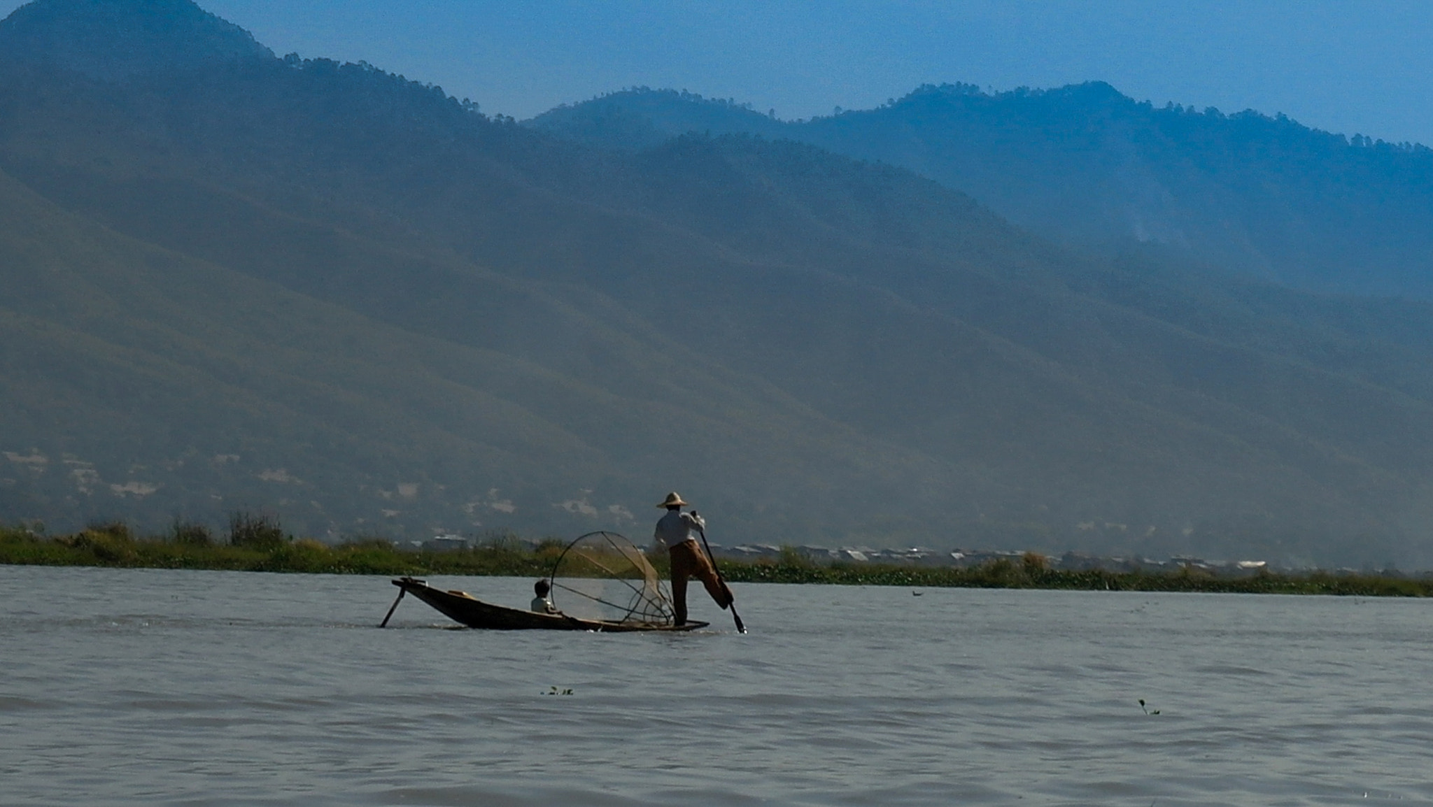 Samsung NX11 sample photo. Fisherman on the boat at the sunrise, inle lake myanmar photography