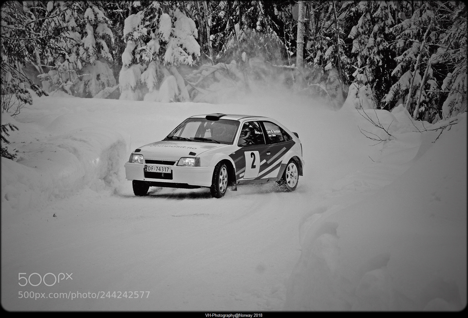 Canon EOS 20D sample photo. Winter racing b&w 2. photography