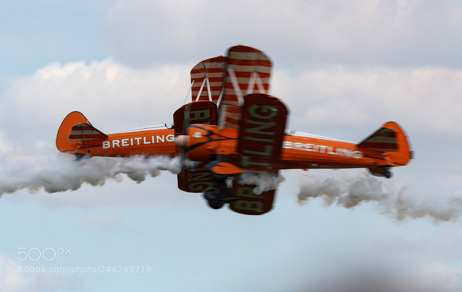 Canon EOS 1200D (EOS Rebel T5 / EOS Kiss X70 / EOS Hi) sample photo. Breitling wingwalkers crossover photography