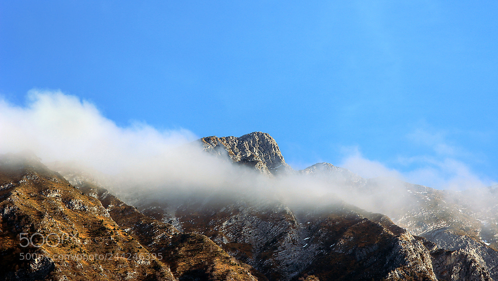 Canon EOS 1200D (EOS Rebel T5 / EOS Kiss X70 / EOS Hi) sample photo. Clouds on the rocks photography