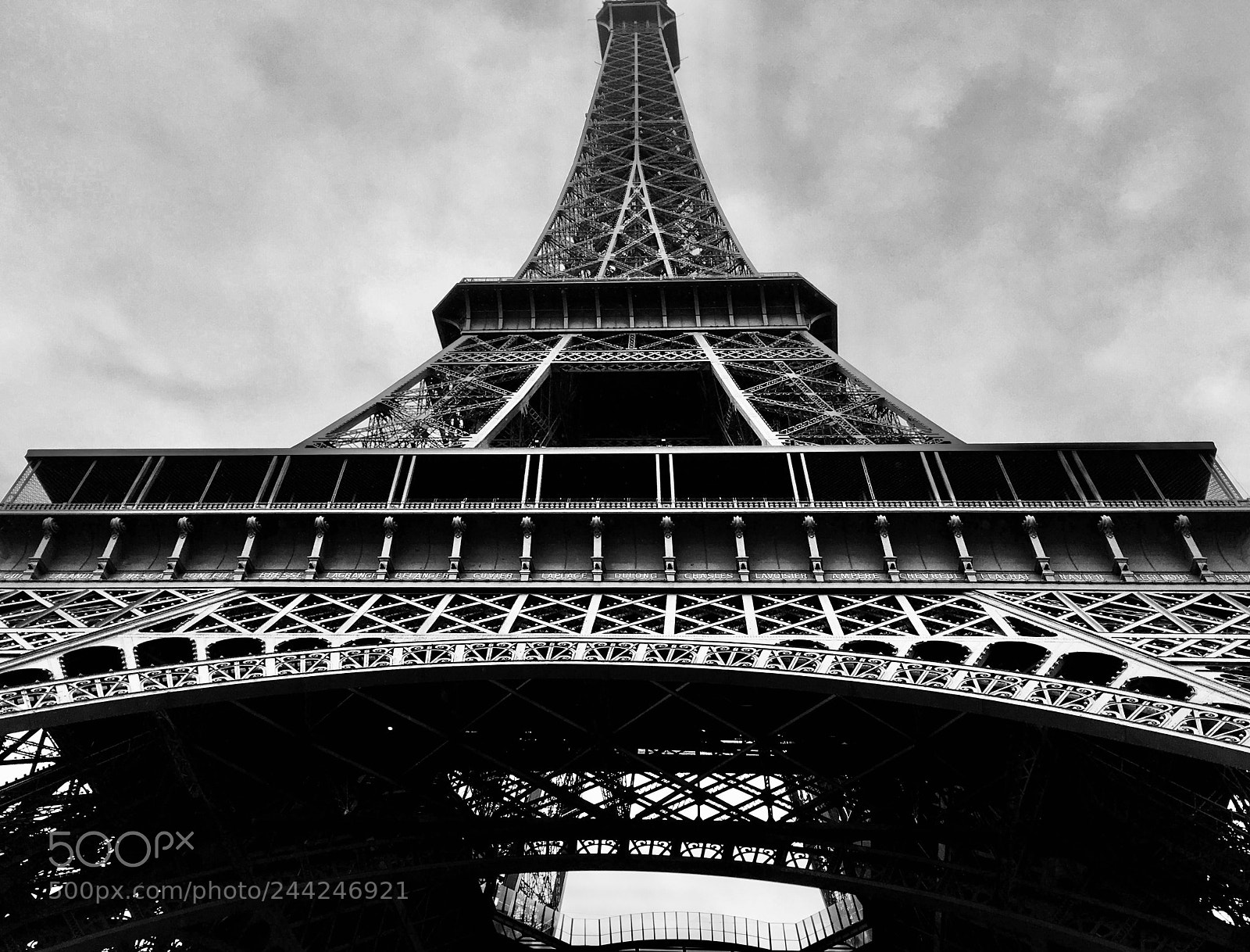 Apple iPhone SE sample photo. The eiffel tower photography