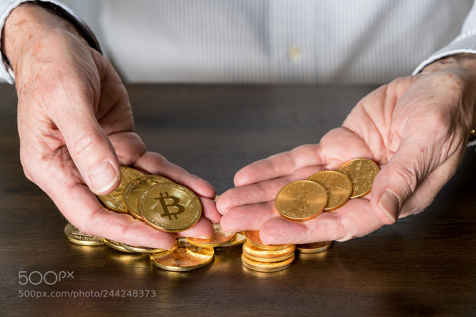 Sony a7R II sample photo. Comparison between gold and photography