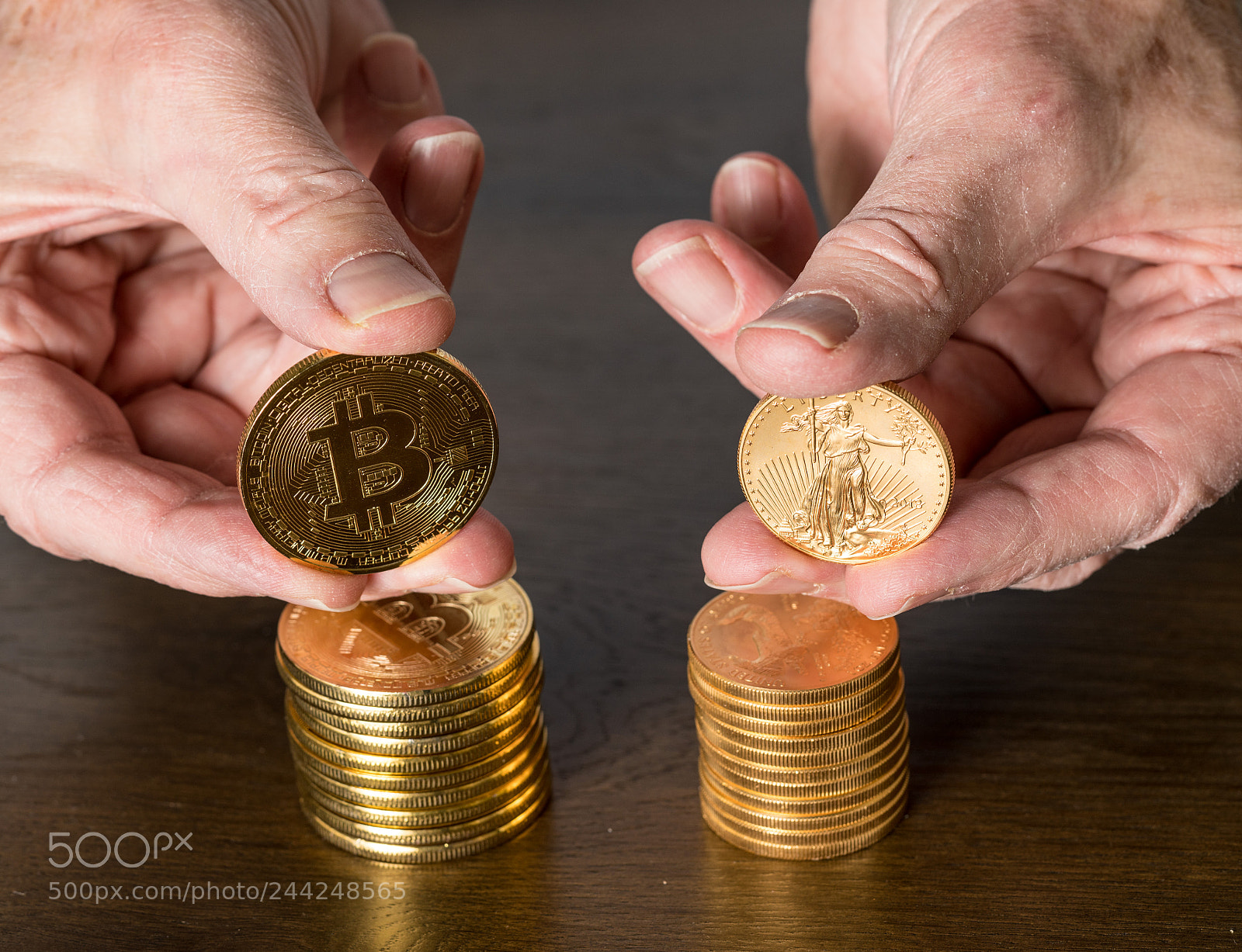 Sony a7R II sample photo. Comparison between gold and photography