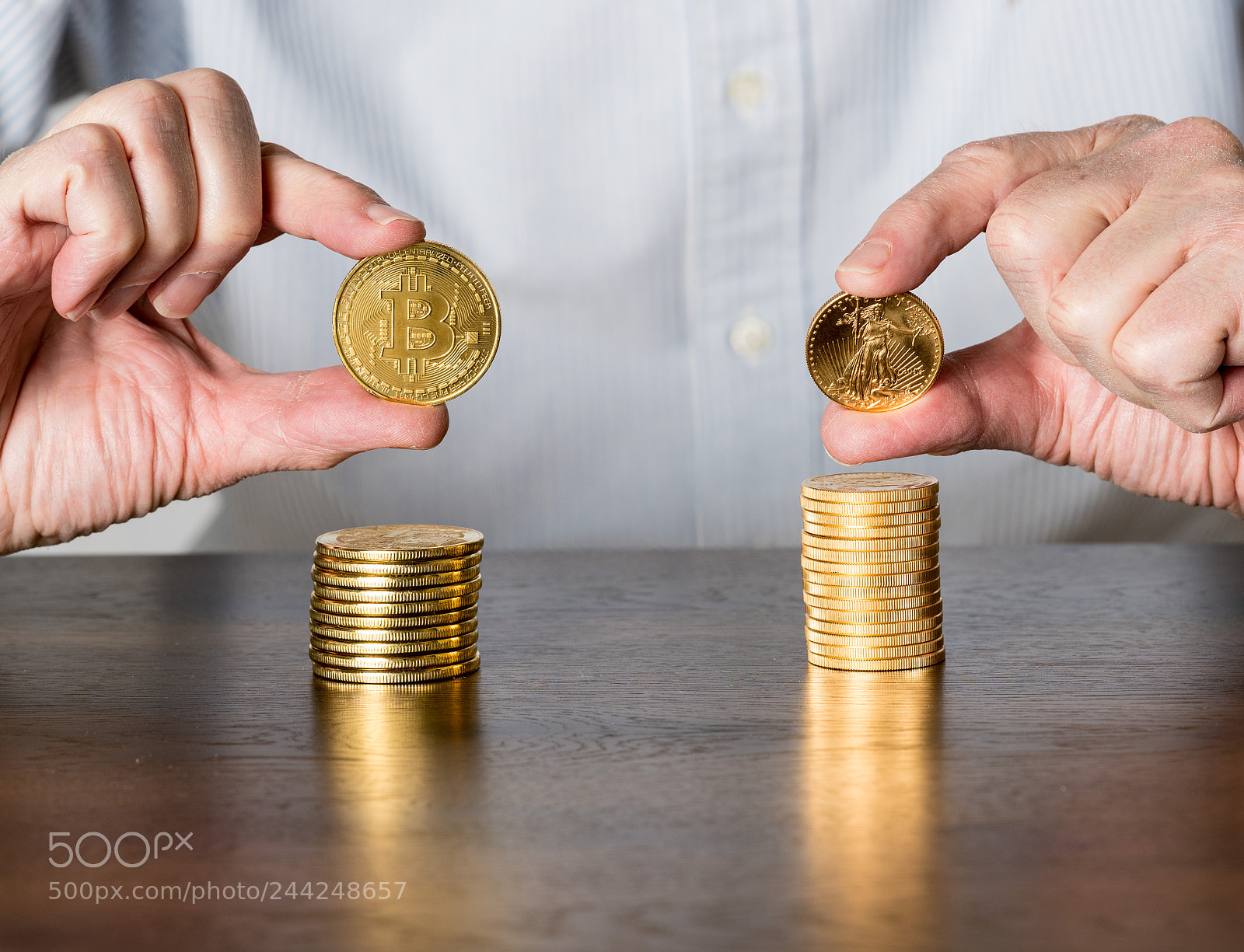 Sony a7R II sample photo. Comparison between gold and photography
