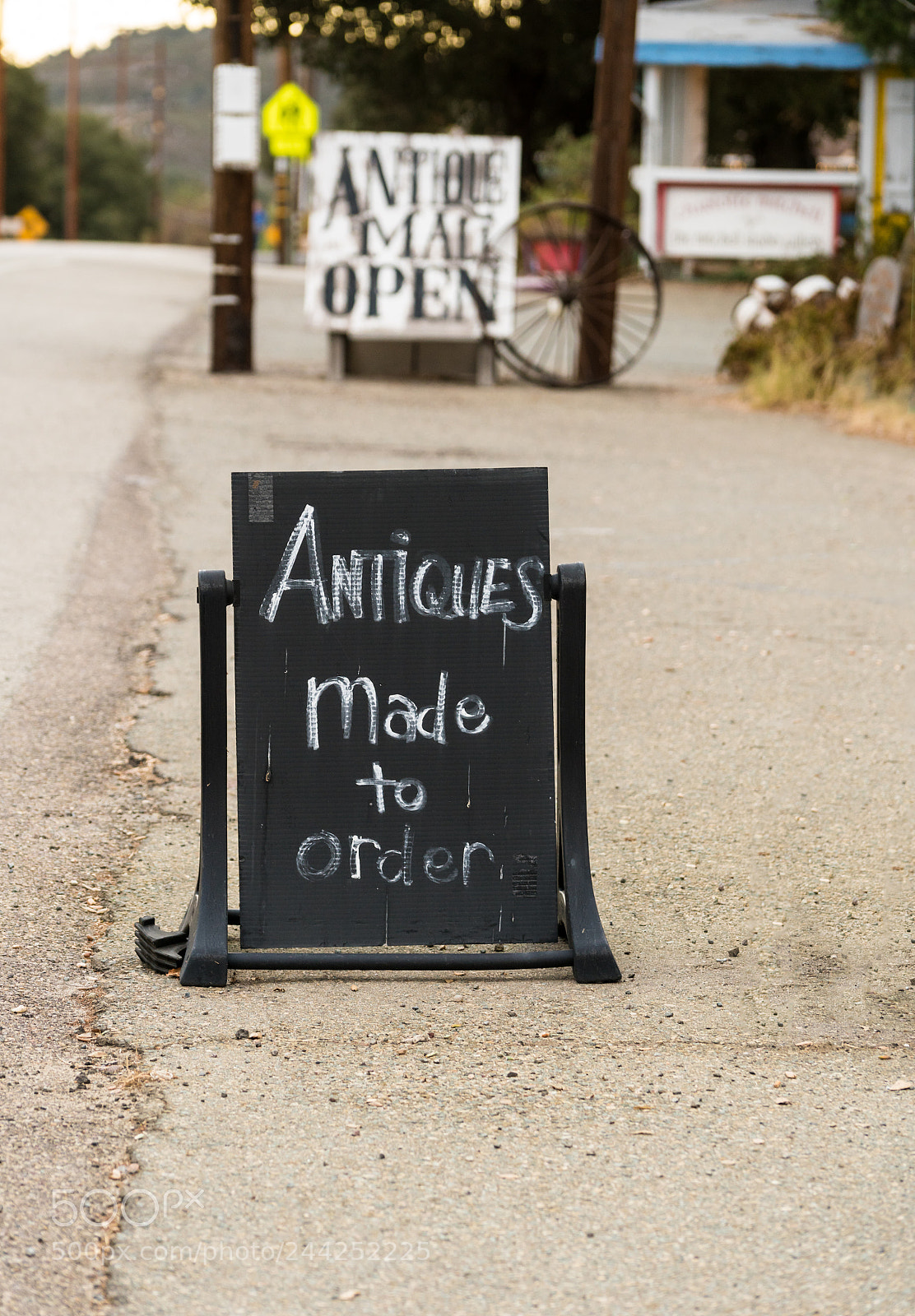 Sony a7R II sample photo. Humorous sign for antique photography