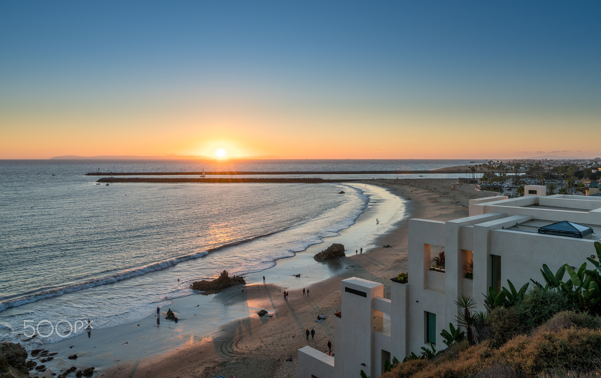 Luxury oceanside homes at Corona del Mar near Newport Beach