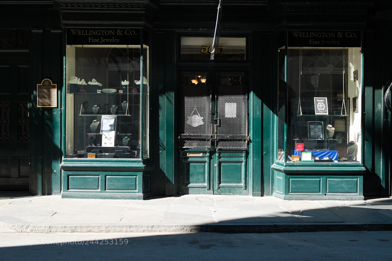 Fujifilm X-M1 sample photo. Welcome to the city photography