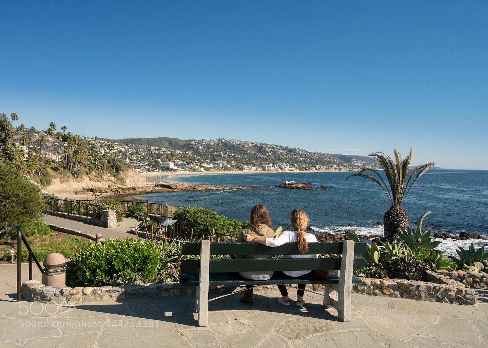 Sony a7R II sample photo. Couple overlook coastline at photography