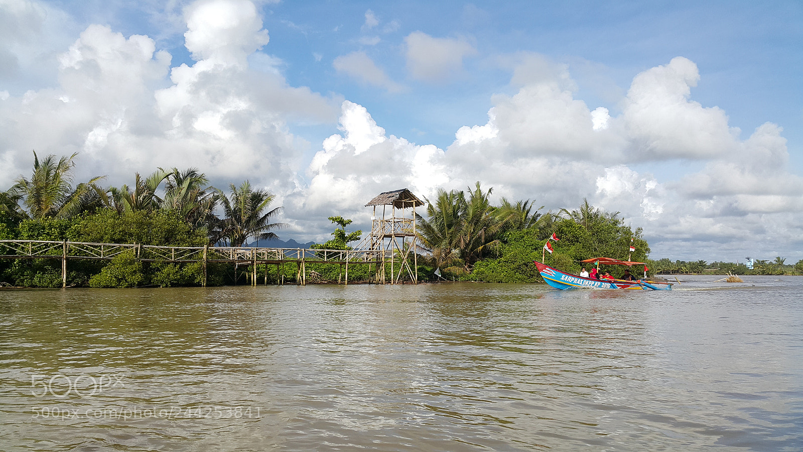 Samsung Galaxy Note4 sample photo. Colorful boat photography