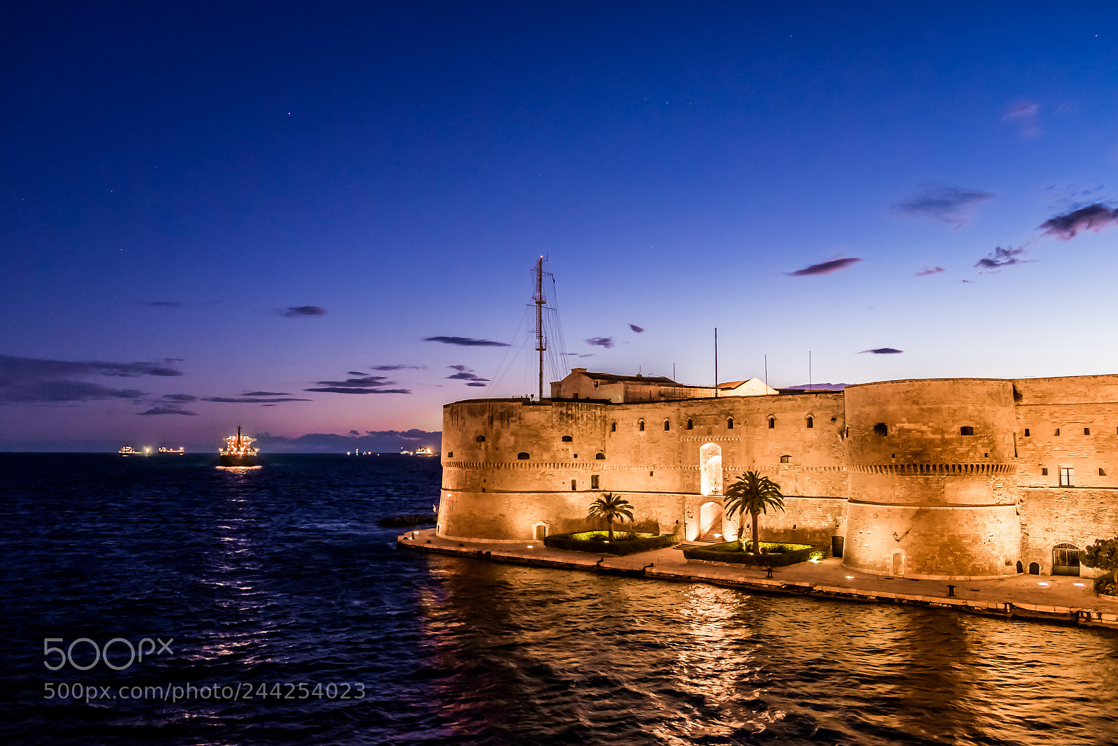 Fujifilm X-T10 sample photo. Castle aragonese of taranto photography