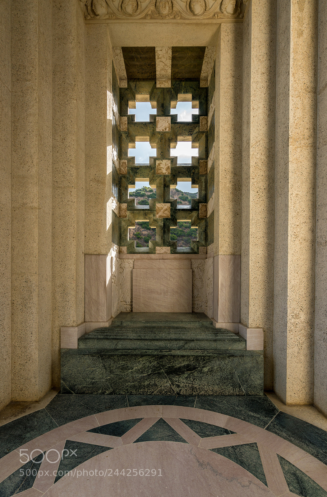Sony a7R II sample photo. Wrigley memorial and botanic photography