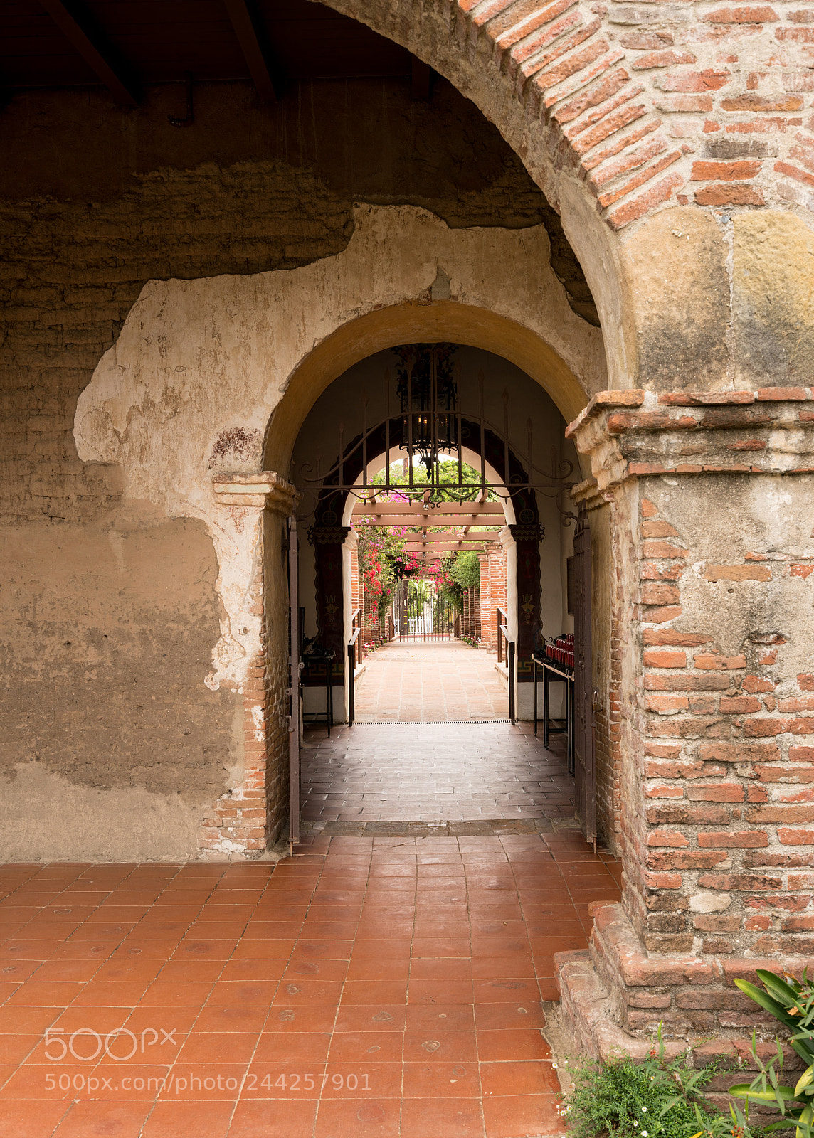 Sony a7R II sample photo. Arches and pathway in photography
