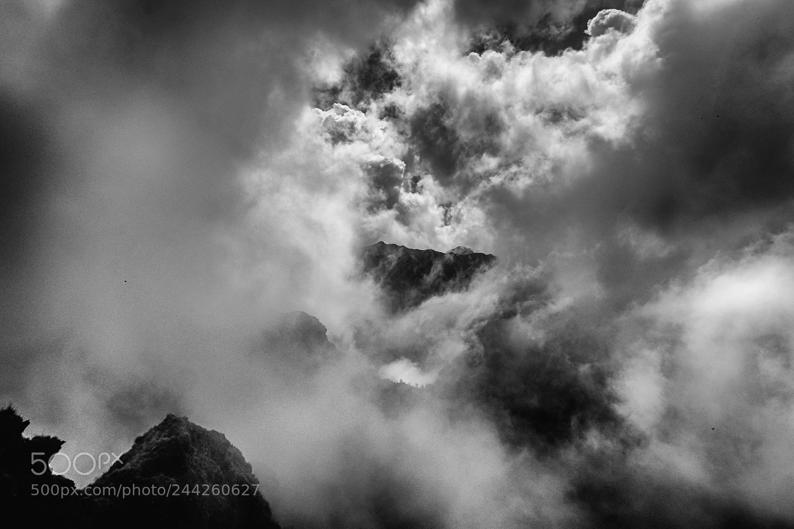 Fujifilm X-M1 sample photo. L'invasion des nuages inde photography