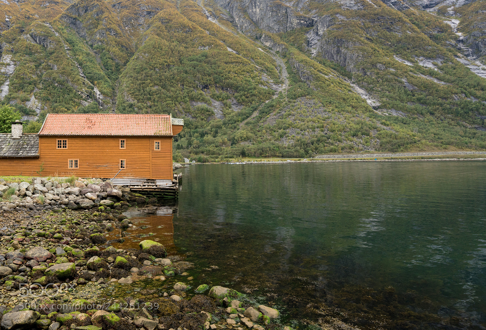 Sony a7R II sample photo. Wooden house in eidfjord photography