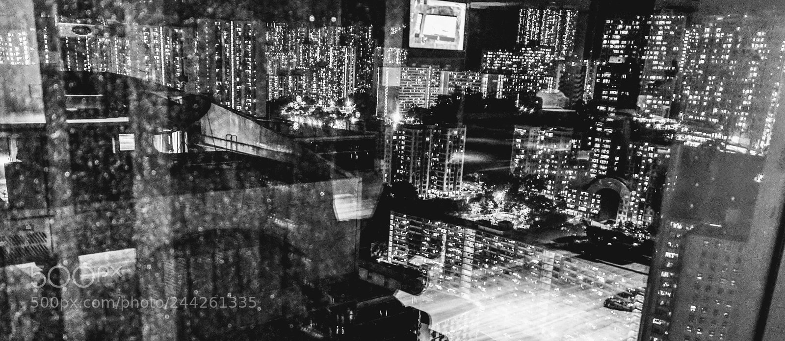 Google Pixel sample photo. Lost-in-the-city.jpg photography