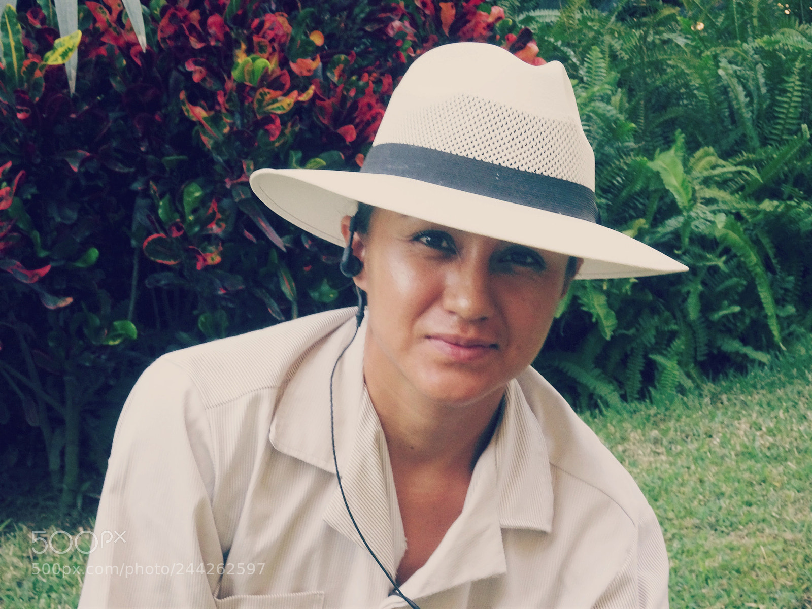 Sony Cyber-shot DSC-HX90V sample photo. The gardener photography