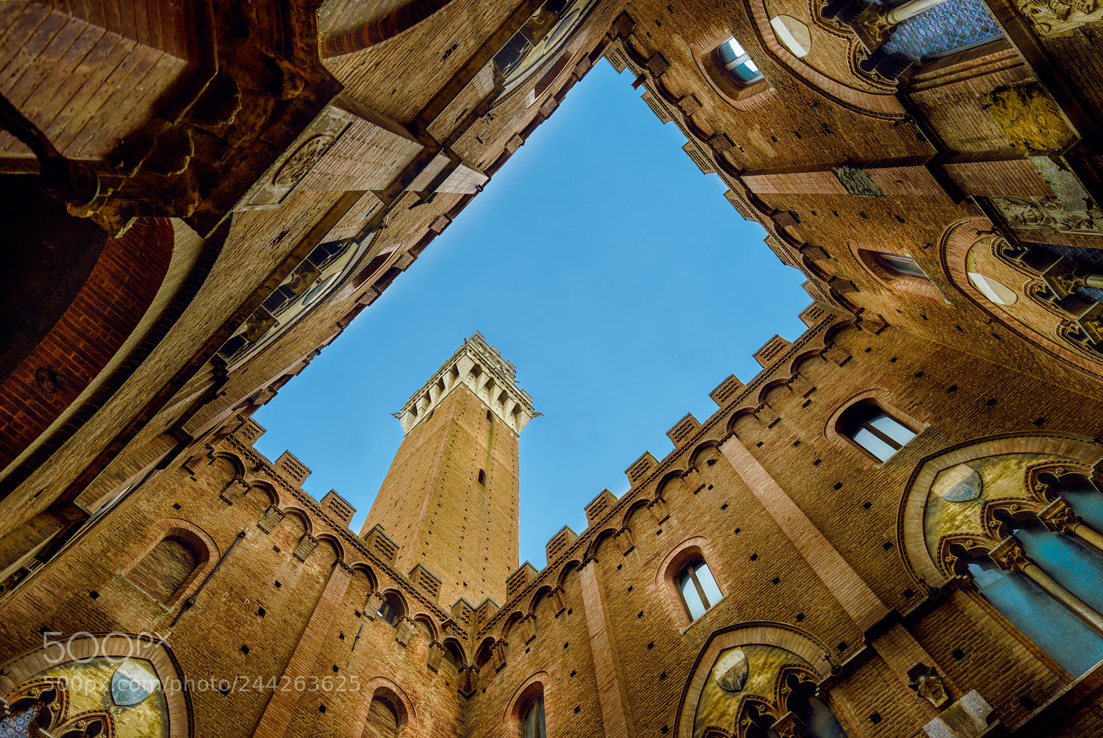 Sony a7 II sample photo. Torre del mangia photography